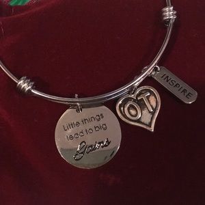 Runxintd Charm Bracelet OT NWOT